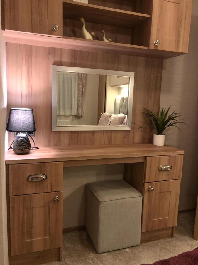 Norfolk Caravan Staycation Pet Friendly Belton with Browston Екстериор снимка