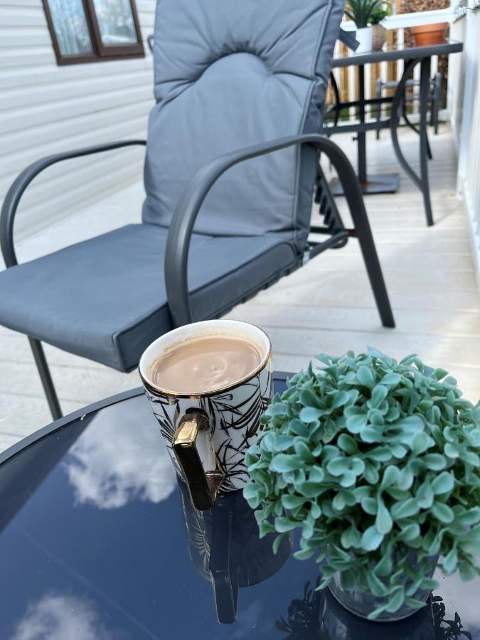 Norfolk Caravan Staycation Pet Friendly Belton with Browston Екстериор снимка