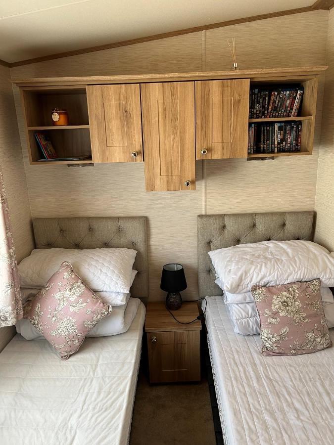 Norfolk Caravan Staycation Pet Friendly Belton with Browston Екстериор снимка