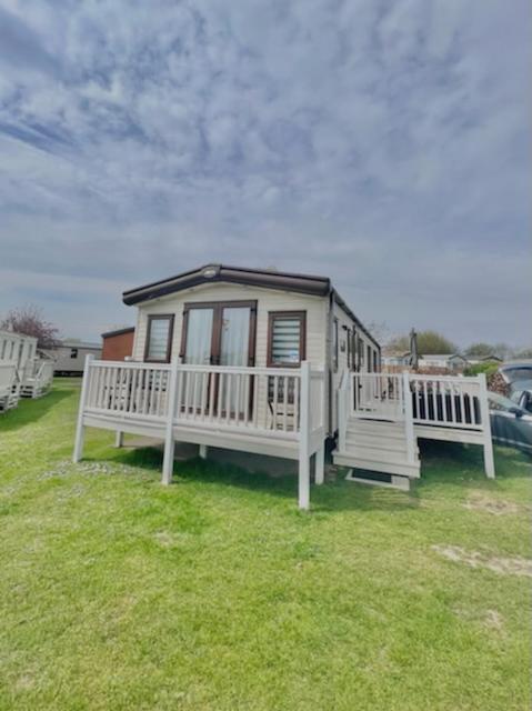 Norfolk Caravan Staycation Pet Friendly Belton with Browston Екстериор снимка